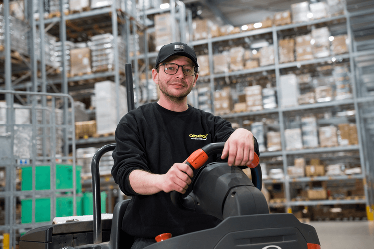 logistiek personeel inhuren abeos